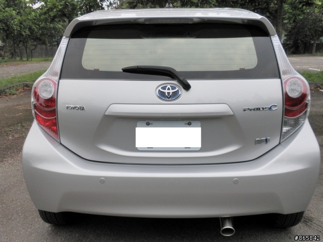 Prius C 極光銀OPEN (晚開箱)