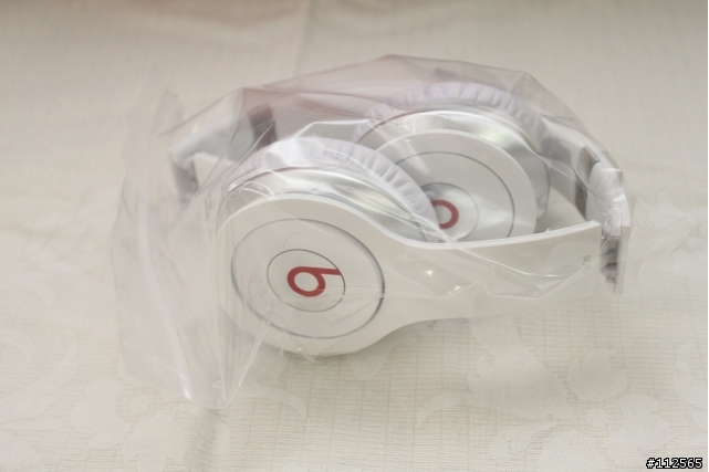 HTC One X (貝殼白) 開箱照 (補上耳機 Beats Solo)