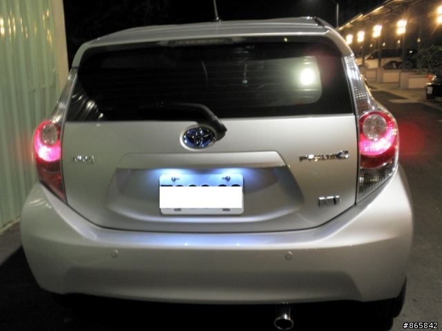 Prius C 極光銀OPEN (晚開箱)