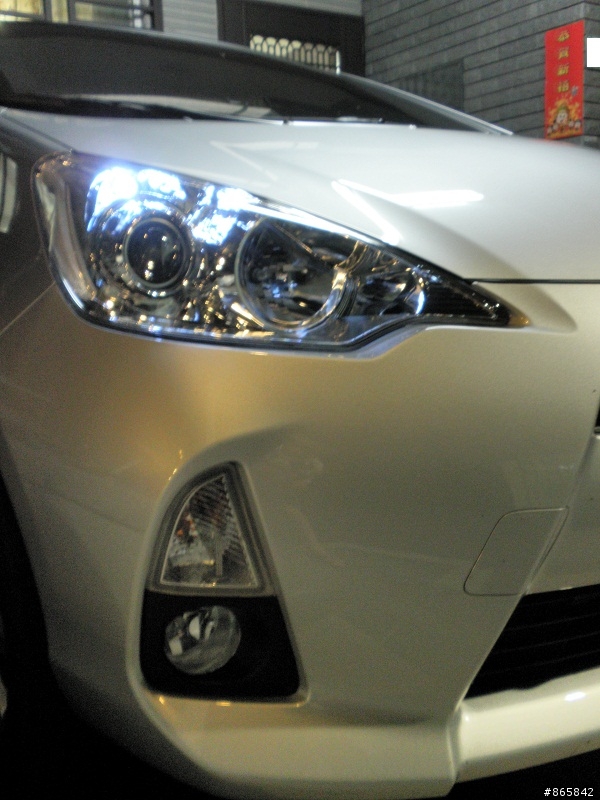 Prius C 極光銀OPEN (晚開箱)