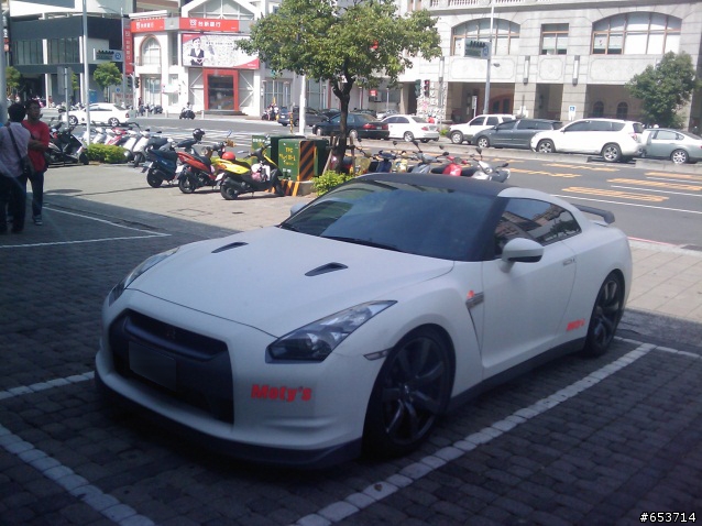 母親節回家,遇到GTR、370Z巡展