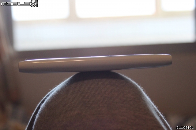 【開箱】NOKIA Lumia 800 白寡婦美麗開箱!!!