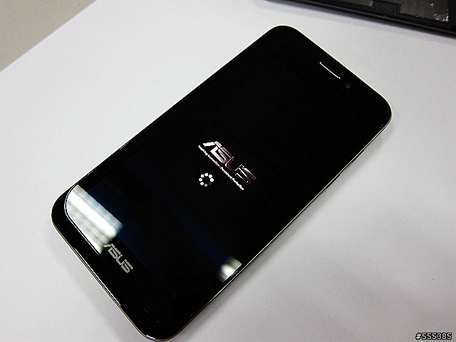 ASUS Padfone 純手機含保護殼-開箱圖