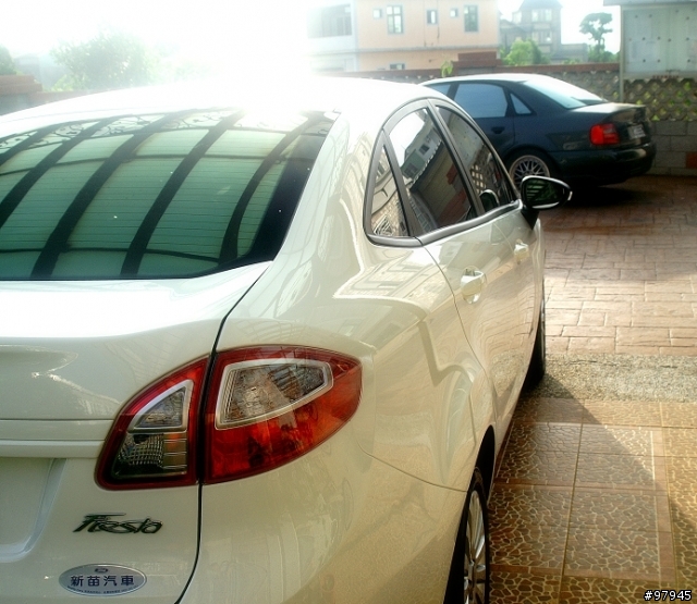 2012 Fiesta1.6 4D相片加減看