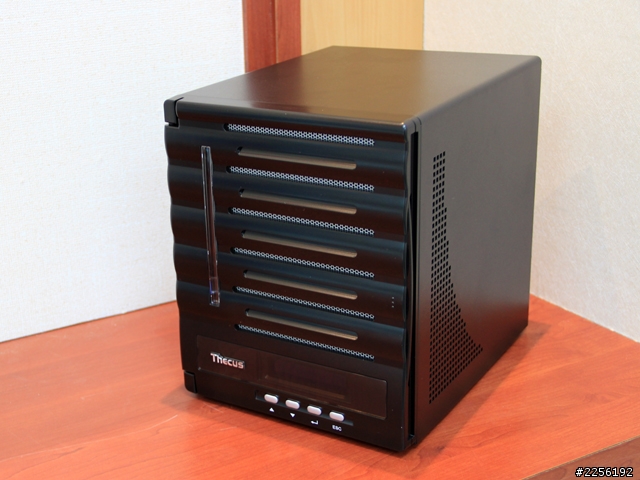 【開箱】我與"他"的初次相遇!Thecus色卡司N5550 NAS