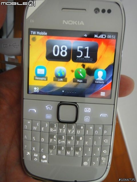 慢了一年......NOKIA E6...開箱!!!!!!