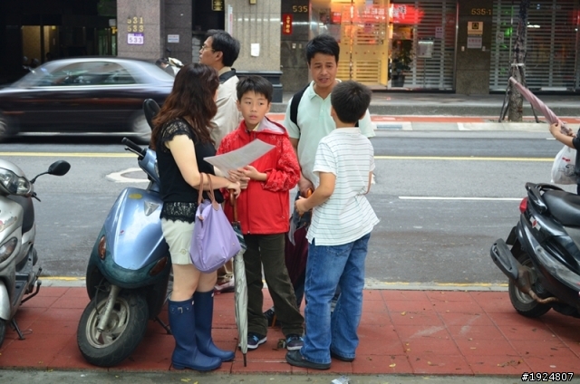 Nokia Lumia 610 週日在門市體驗PK的現場實況