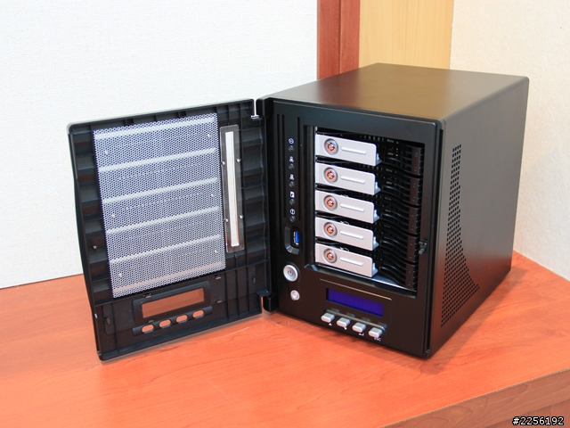 【開箱】我與"他"的初次相遇!Thecus色卡司N5550 NAS