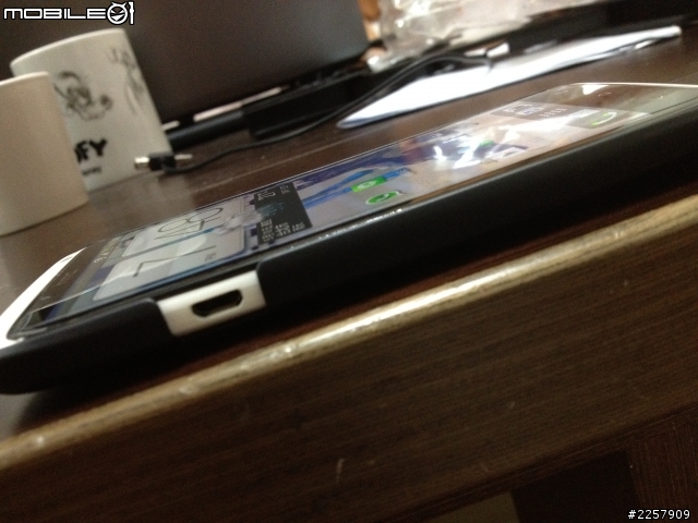 在海殼中終於找到HTC ONE X適合的殼