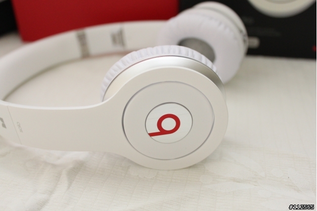 HTC One X (貝殼白) 開箱照 (補上耳機 Beats Solo)