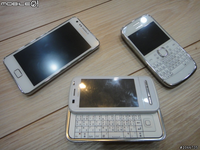 慢了一年......NOKIA E6...開箱!!!!!!