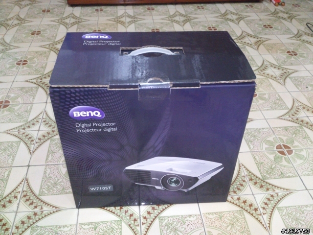 (開箱)朋友的BENQ W710ST 短焦投影機+簡易型100"布幕