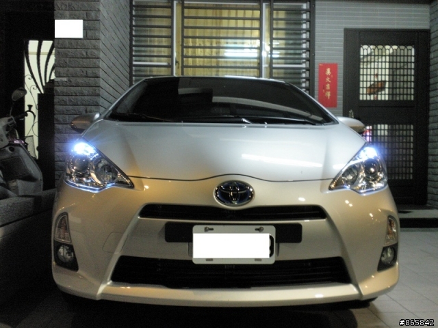 Prius C 極光銀OPEN (晚開箱)