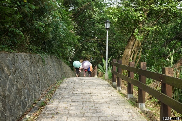 碧湖步道,適合爸媽+小人的步道!