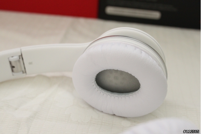 HTC One X (貝殼白) 開箱照 (補上耳機 Beats Solo)