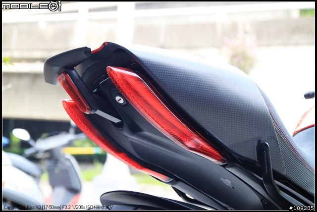 暗黑破壞神--DUCATI DIAVEL Carbon 開箱+ZARD & T-REV