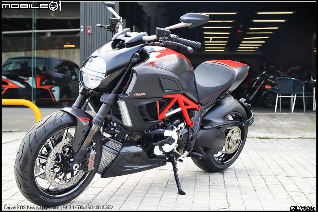 暗黑破壞神--DUCATI DIAVEL Carbon 開箱+ZARD & T-REV