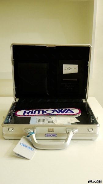 蘋果禁衛軍-最Fit 11吋MacBook Air的Rimowa手提箱公事包,發見!