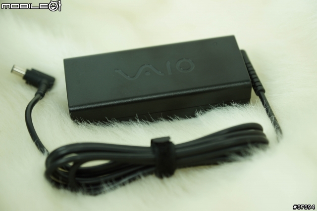 《Sony》黑鑽颶風 狂掃來襲 SVS13A15GW/N 星鑽黑篇