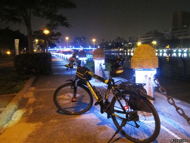 【城市漫遊番外篇】夜的獨白–港都自行車道午夜特輯