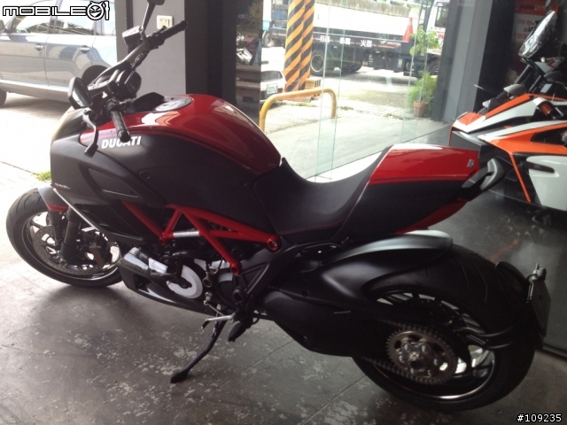 暗黑破壞神--DUCATI DIAVEL Carbon 開箱+ZARD & T-REV