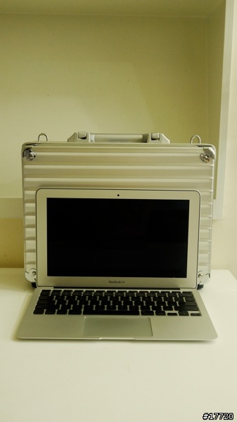 蘋果禁衛軍-最Fit 11吋MacBook Air的Rimowa手提箱公事包,發見!