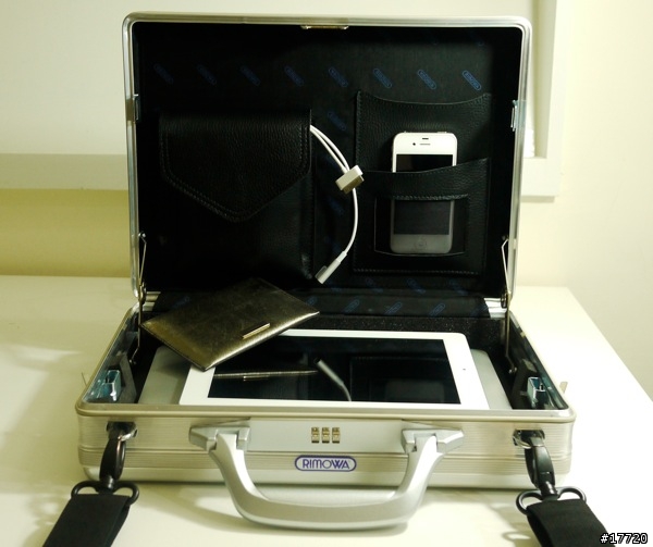 蘋果禁衛軍-最Fit 11吋MacBook Air的Rimowa手提箱公事包,發見!