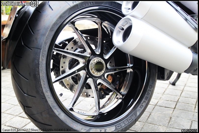 暗黑破壞神--DUCATI DIAVEL Carbon 開箱+ZARD & T-REV