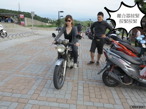 省道一姐輕省生活,奔馳吧小綿羊與大野狼。