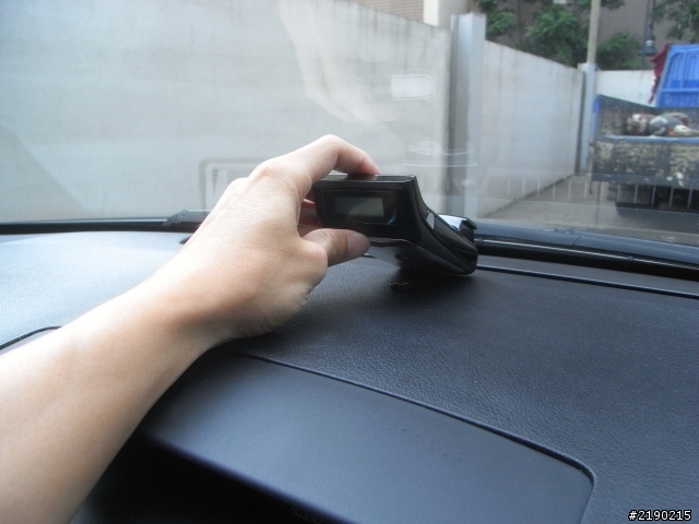磁吸式車用支撐架