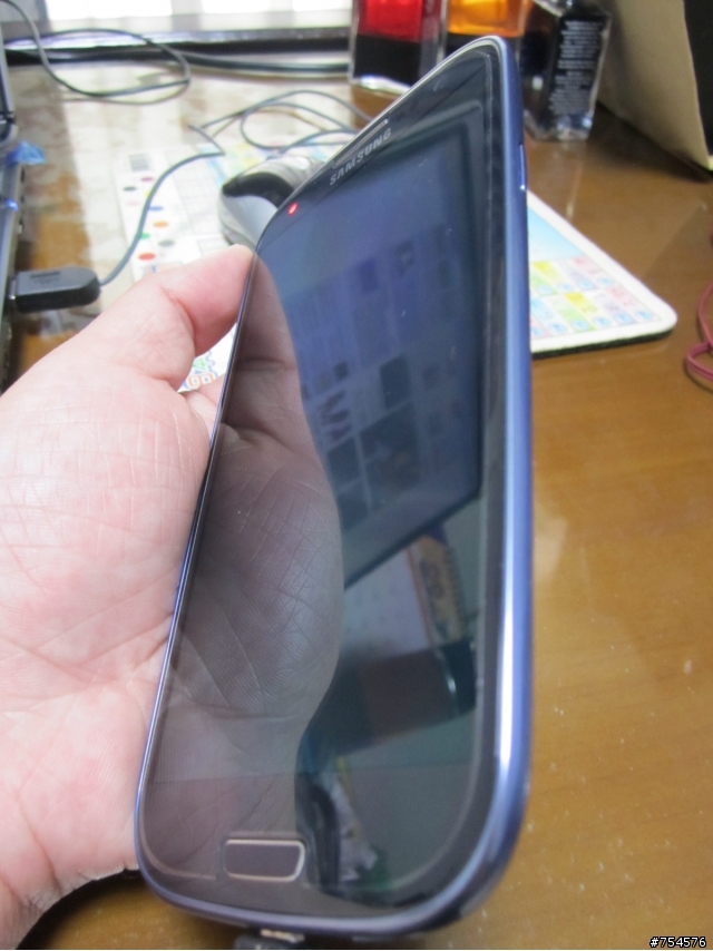 到手了~S3 鵝軟石藍~~