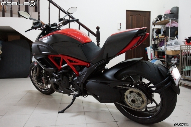 暗黑破壞神--DUCATI DIAVEL Carbon 開箱+ZARD & T-REV