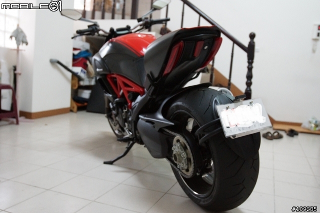 暗黑破壞神--DUCATI DIAVEL Carbon 開箱+ZARD & T-REV