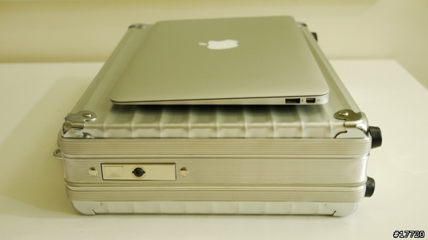 蘋果禁衛軍-最Fit 11吋MacBook Air的Rimowa手提箱公事包,發見!