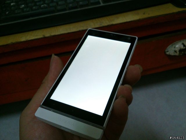 我的xperia s換螢幕心得(6/8~小更新)