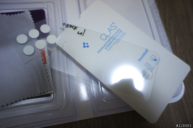 分享:SPIGEN SPG 玻璃螢幕保護貼 GLASt Glass Protector