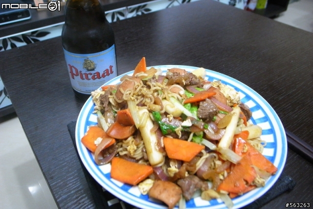 小小奢華版炒泡麵~