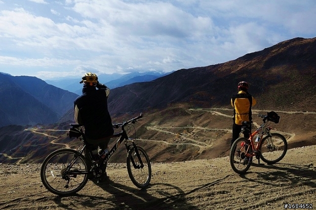 穿越巔峰-2012川藏公路單車壯遊體驗隊10月開騎
