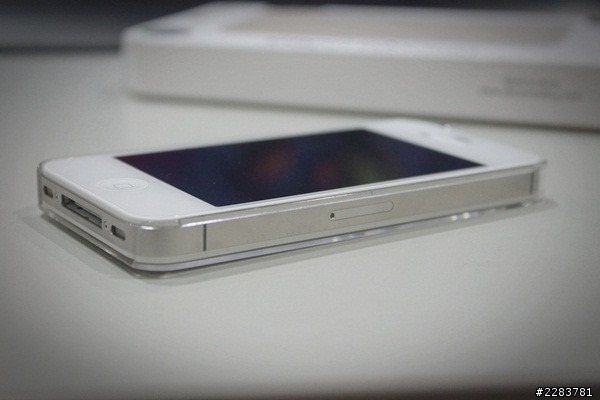 【開箱】Discovery buy iPhone 4S 施華洛世奇粉鑽殼