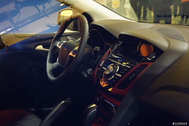 2012 Computex 福特展區 含 啟動影片 - Ford 2012 New Focus + EVOS Concept