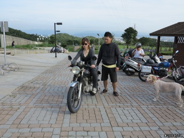 省道一姐輕省生活,奔馳吧小綿羊與大野狼。