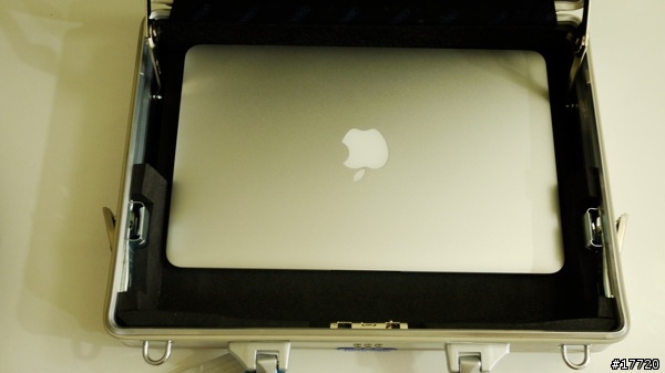 蘋果禁衛軍-最Fit 11吋MacBook Air的Rimowa手提箱公事包,發見!