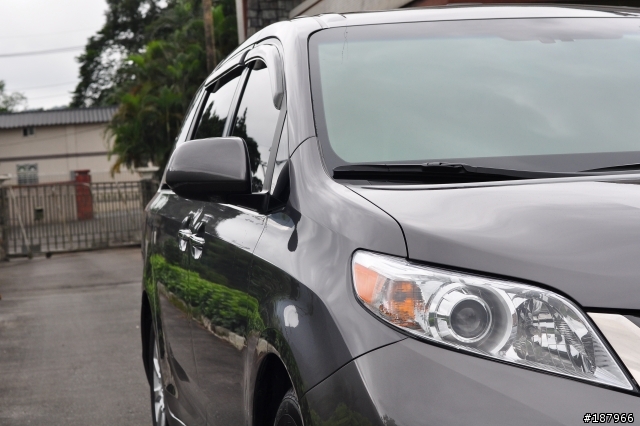 當 Toyota Sienna Limited 遇見 BMW 528 Touring(圖多)