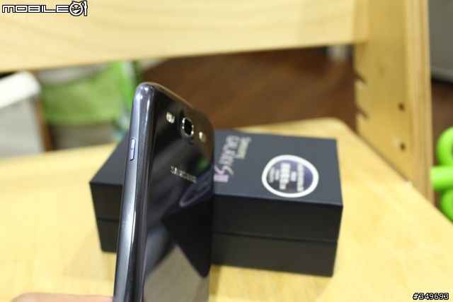 S3 藍色到貨了~~ (新增機子反光跟無反光照片)