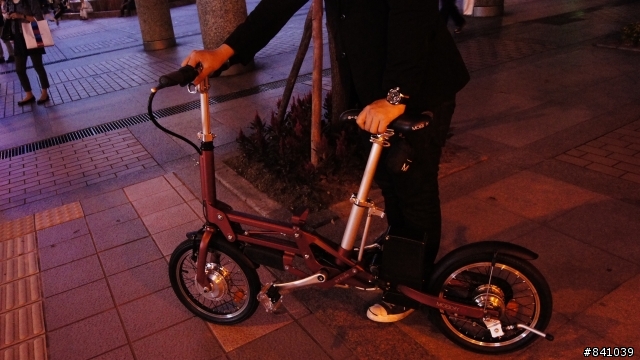 輕鬆通勤!! MOBIKY 方便性大考驗!! 6點下班時間台北車站到忠孝復興實測~