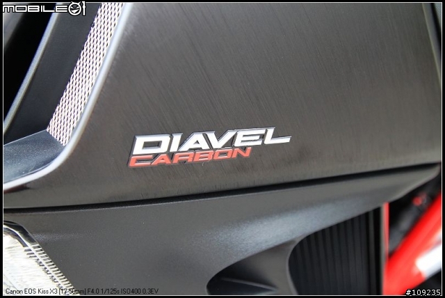 暗黑破壞神--DUCATI DIAVEL Carbon 開箱+ZARD & T-REV