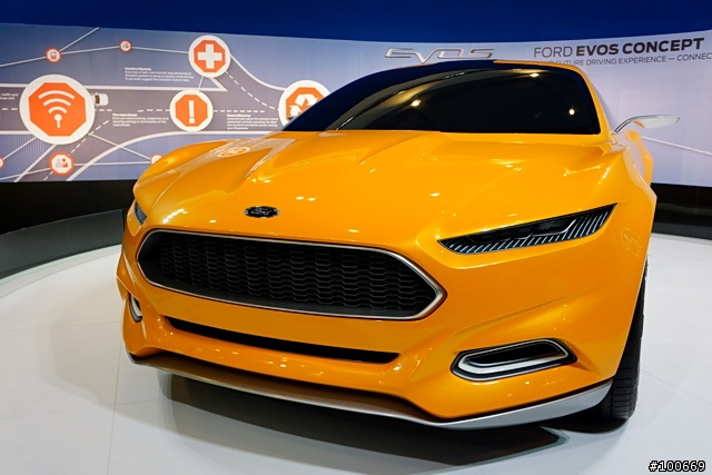 2012 Computex 福特展區 含 啟動影片 - Ford 2012 New Focus + EVOS Concept