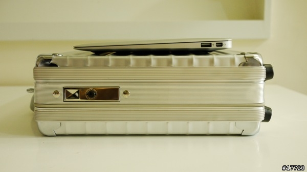 蘋果禁衛軍-最Fit 11吋MacBook Air的Rimowa手提箱公事包,發見!