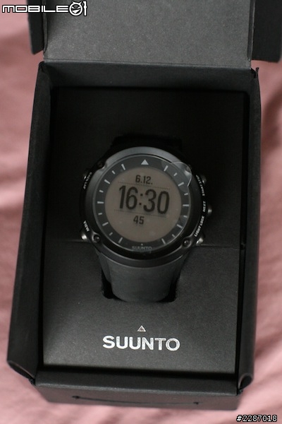 開箱:Suunto Ambit GPS OutDoor錶(黑色)開箱分享