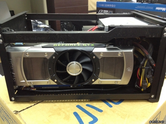 超強小鋼砲...銀欣SG07機殼 安裝Asus P8Z77-I Deluxe + I7 3770K+GTX690